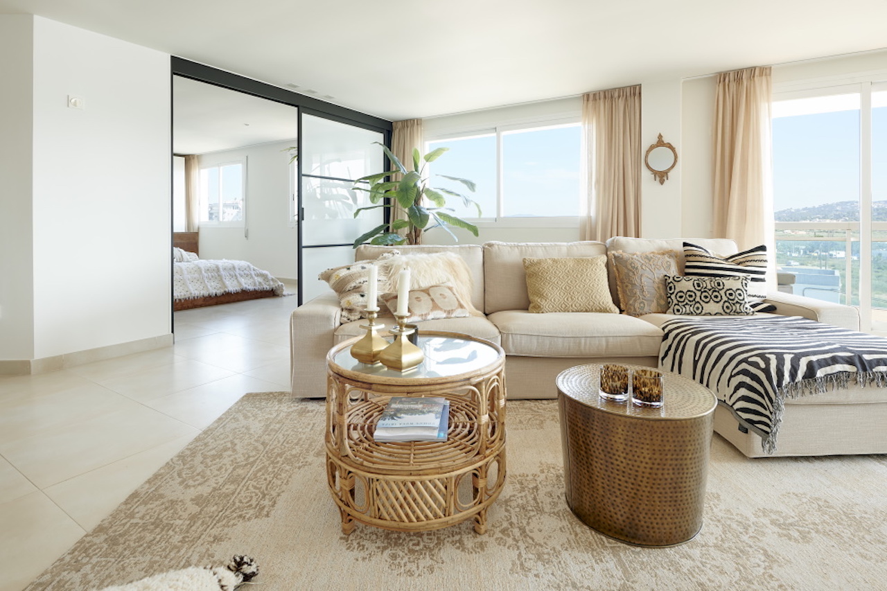 Resa estates ibiza huis kopen huiskamer.jpg